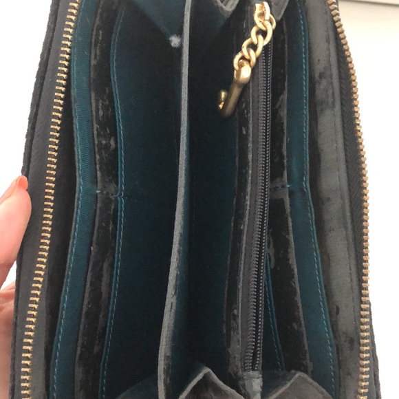 Juicy Couture wallet 🖤 - Picture 4 of 7